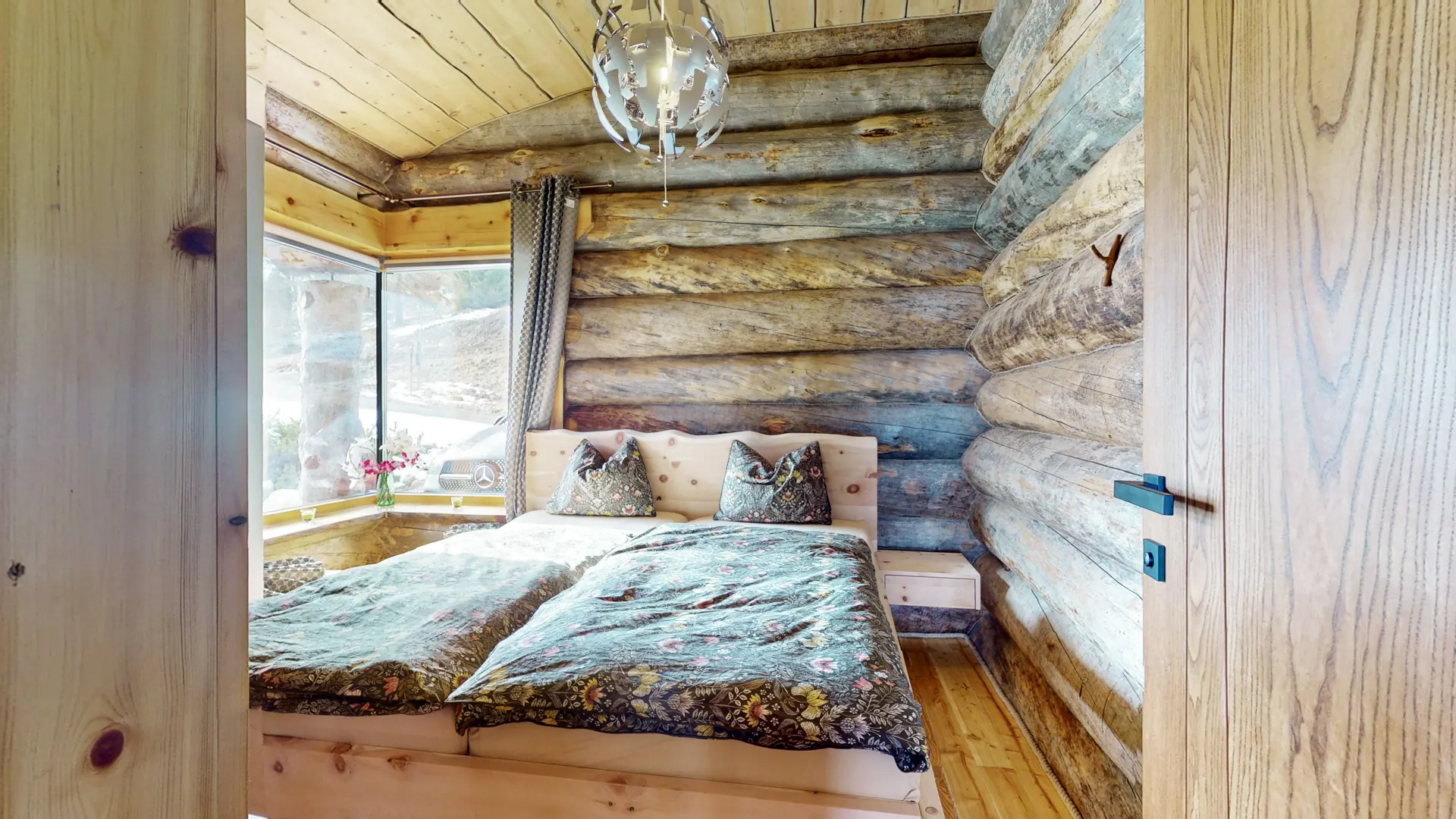 Ferienhaus-Zweitwohnsitz-Luxus-Blockhaus-Holz-Marmor-Turracher Höhe-Chalet (17)