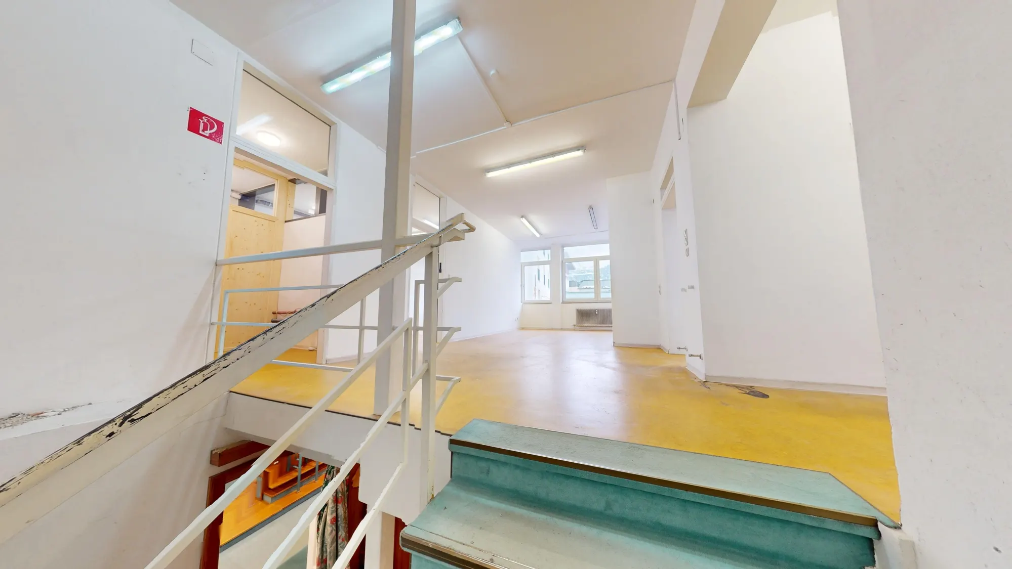 Groe-Geschaftsflache-mit-Buro-in-Zentrumsmitte-von-Saalfelden-02052026_095247
