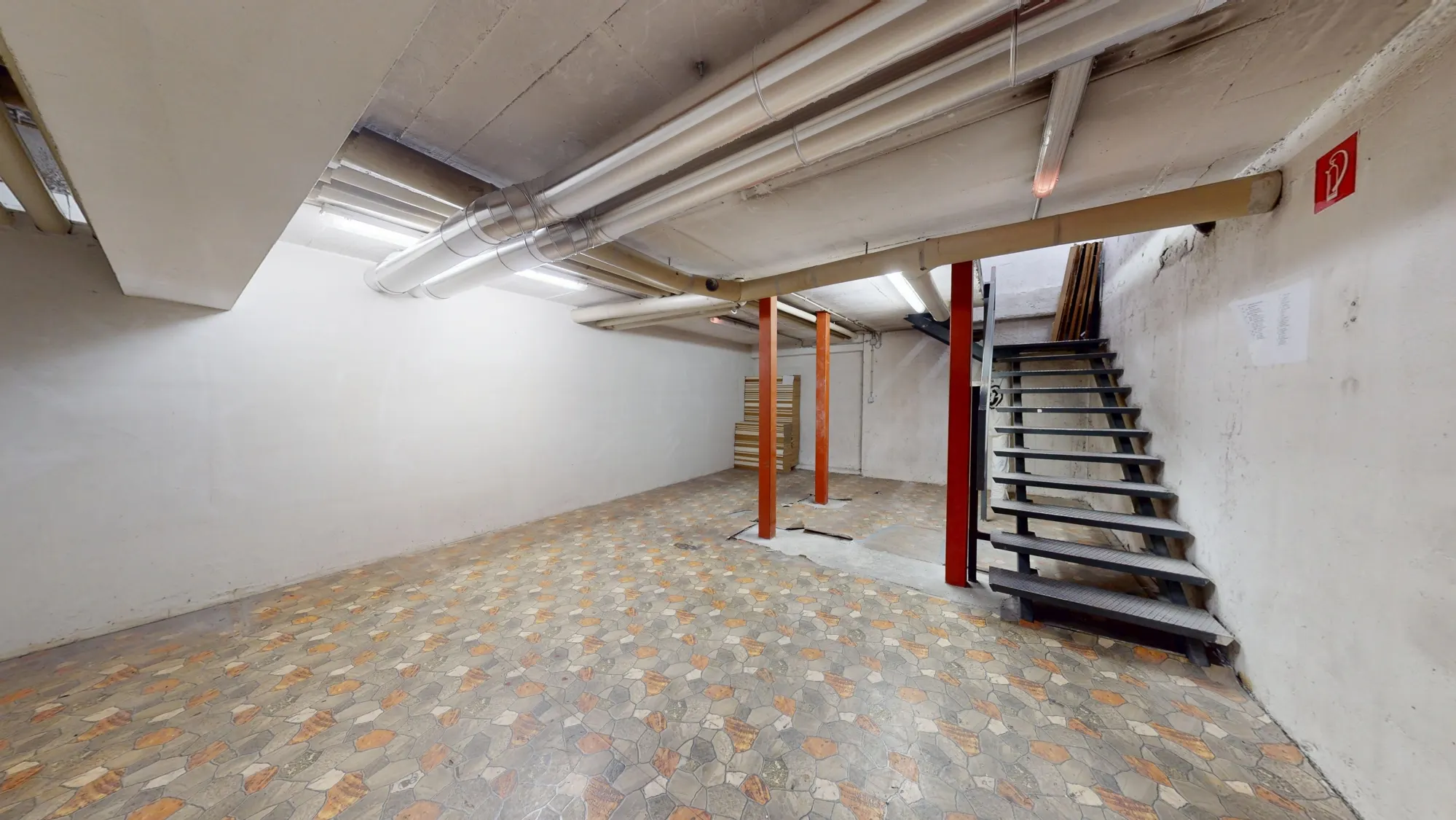 Groe-Geschaftsflache-mit-Buro-in-Zentrumsmitte-von-Saalfelden-02052026_095053