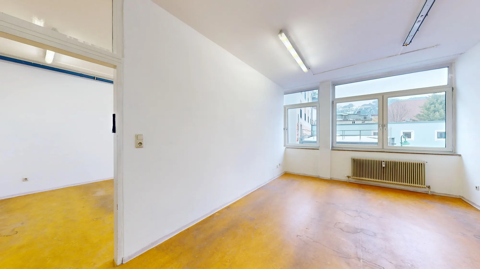 Groe-Geschaftsflache-mit-Buro-in-Zentrumsmitte-von-Saalfelden-02052026_095602