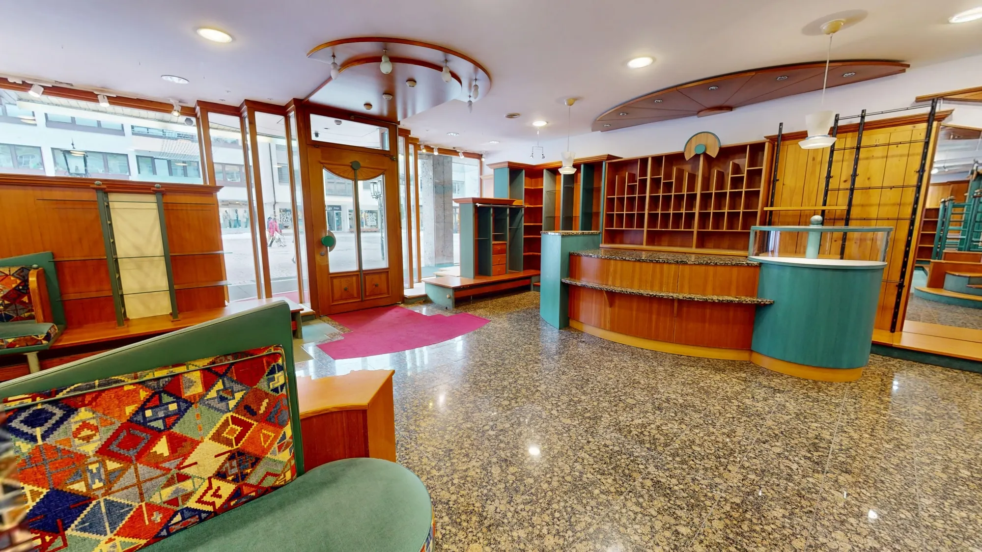 Groe-Geschaftsflache-mit-Buro-in-Zentrumsmitte-von-Saalfelden-02052026_094546