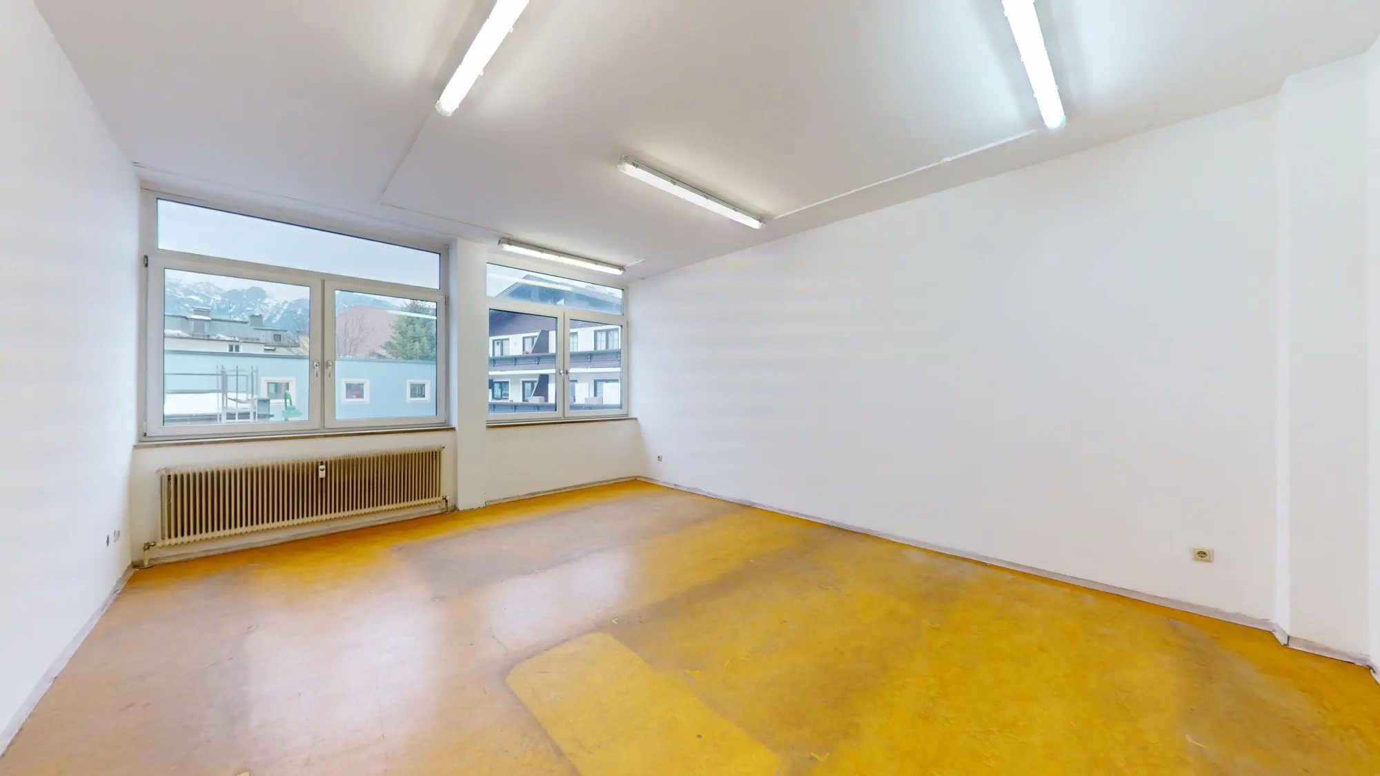 Groe-Geschaftsflache-mit-Buro-in-Zentrumsmitte-von-Saalfelden-02052026_095430