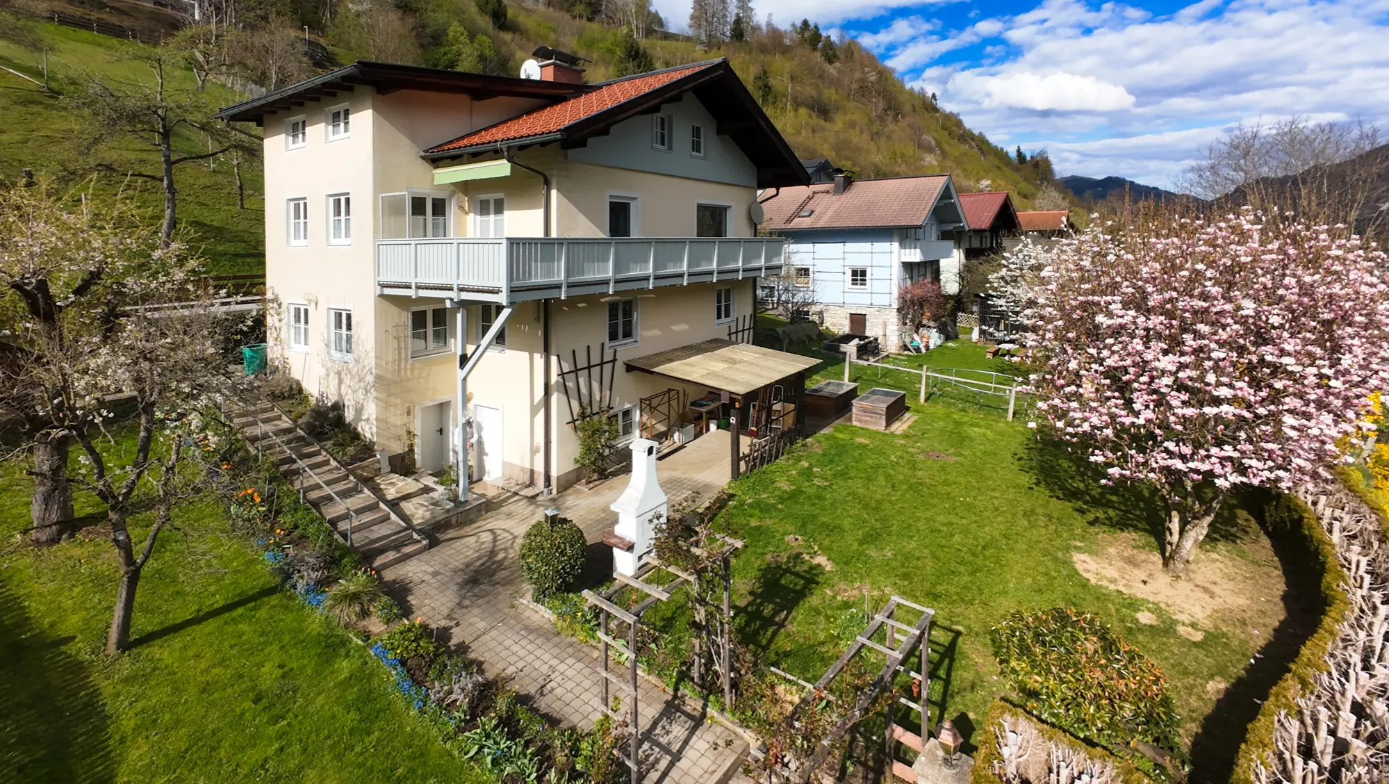 Haus-Schwarzach-Panorama-Investment-Eigennutzung-Berge